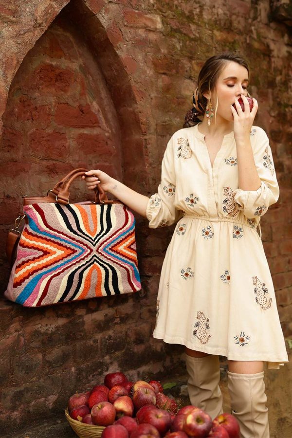 The Soho tan Tufted Tote - Image 6