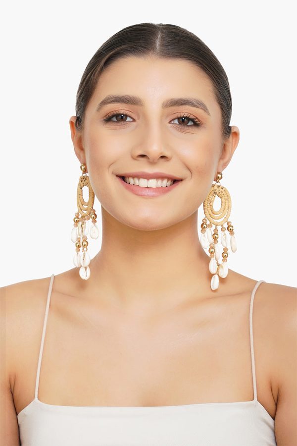 Moana's Pearls Drop Earings - Image 3