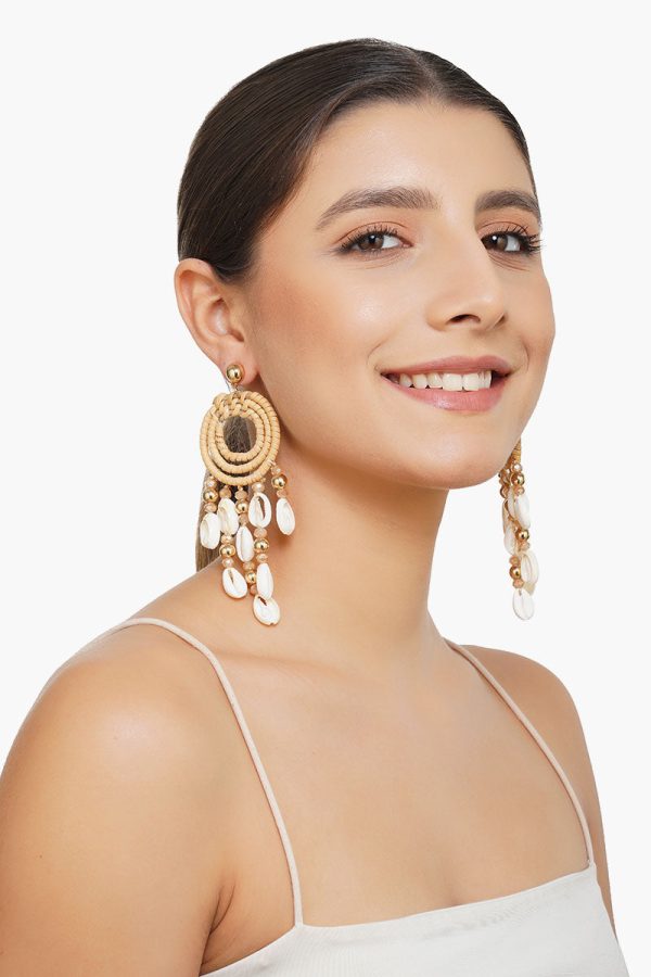 Moana's Pearls Drop Earings - Image 4